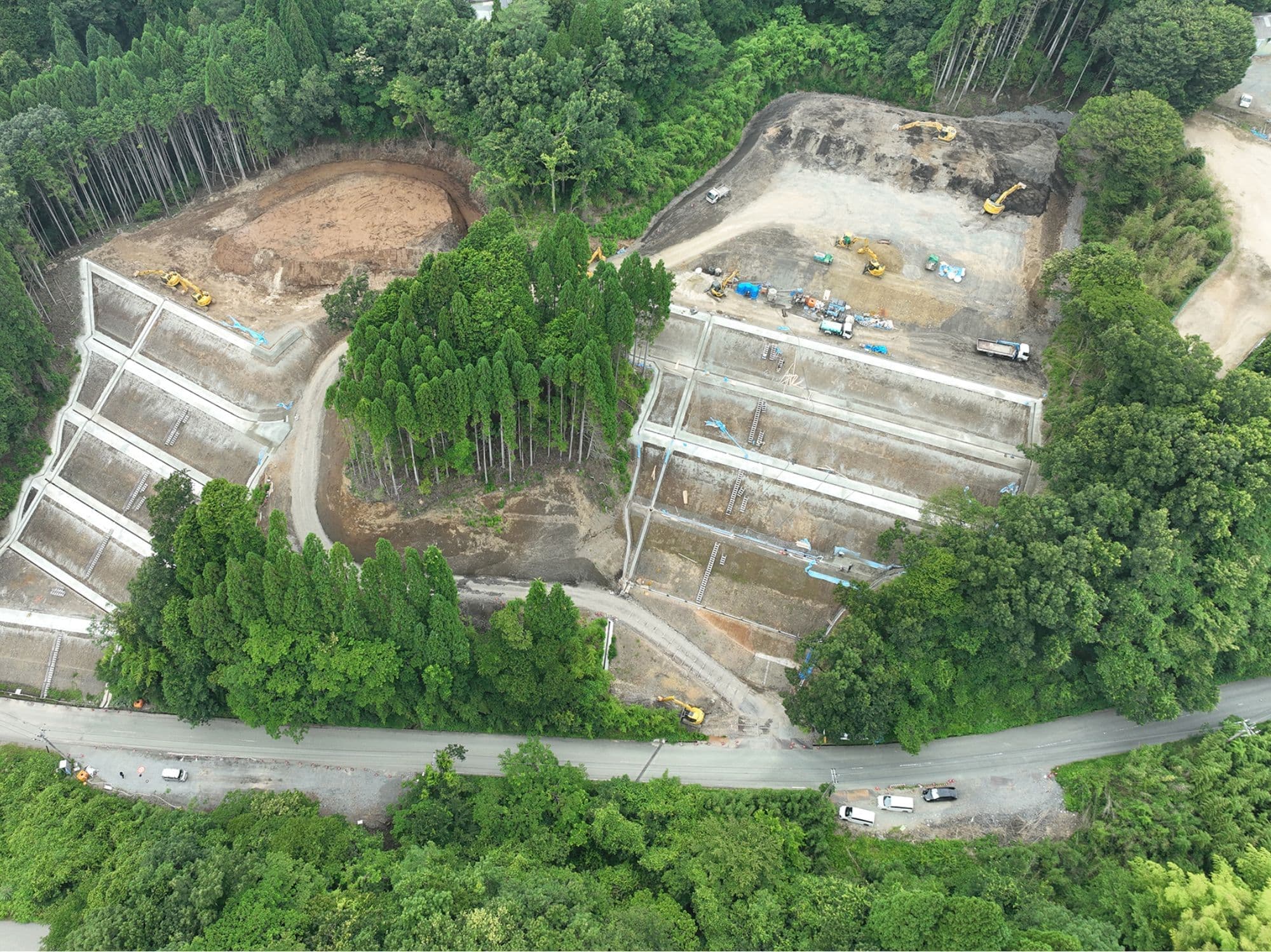 工事現場を空撮した写真