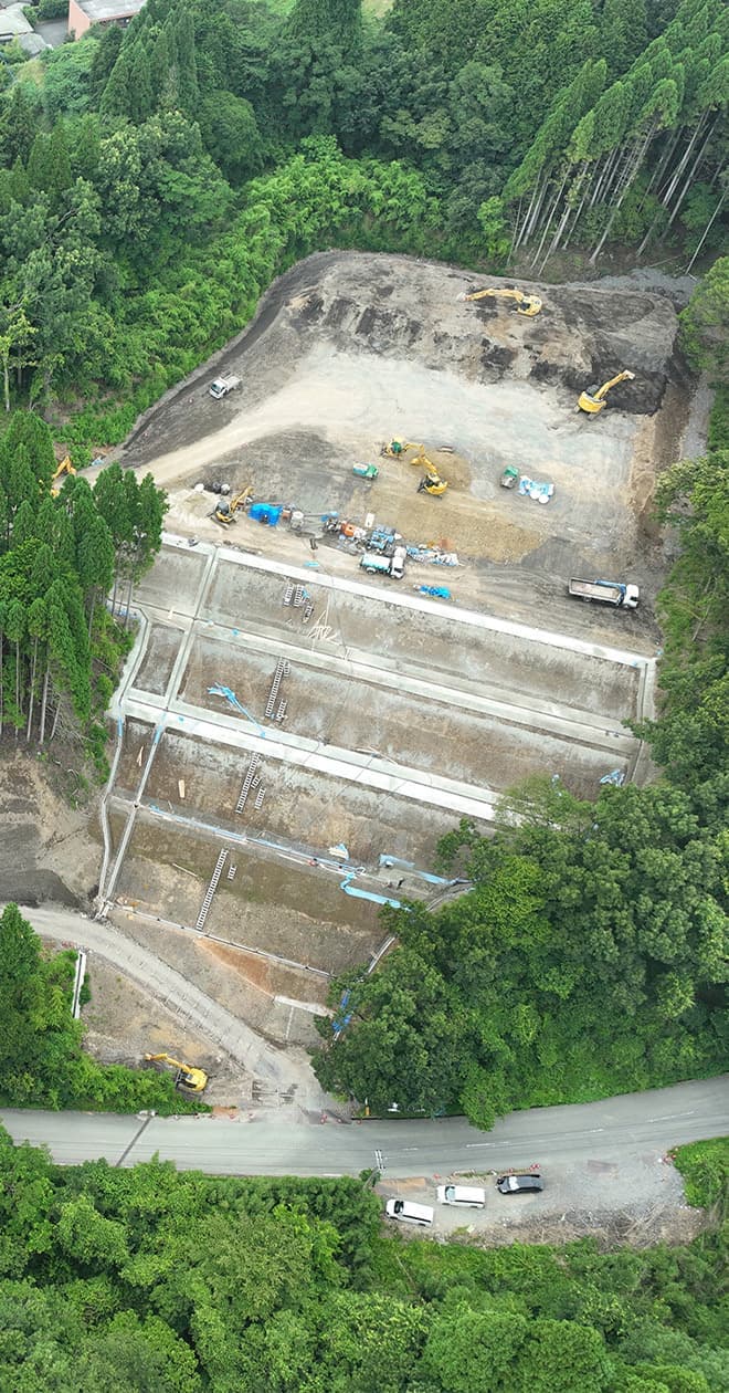 工事現場を空撮した写真